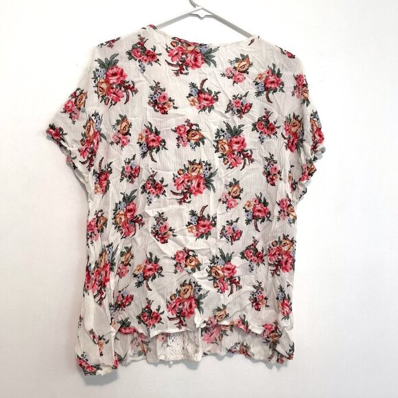 LOVESICK BY TORRID 0 Plus Size White Pink Floral Crochet Lace Short Sleeve Top - Picture 13 of 16